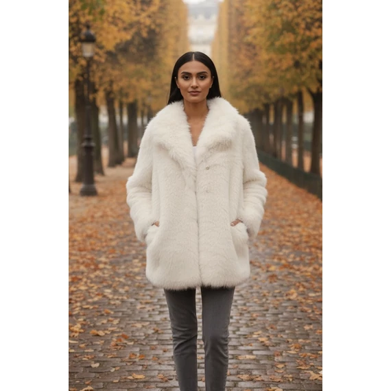 NAF NAF törtfehér színű középhosszú szabású sálgalléros bunda